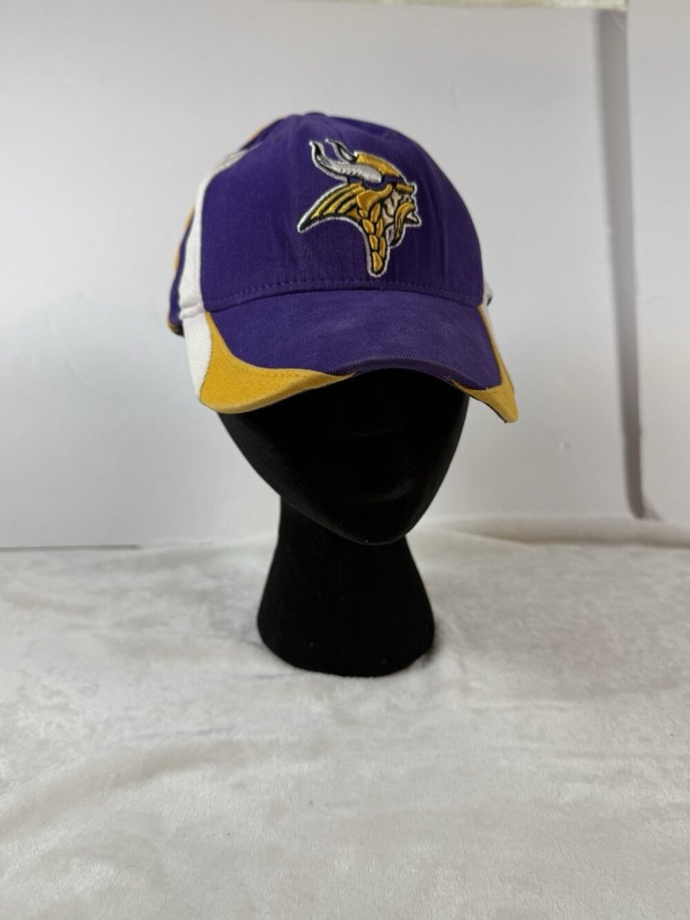 VTG Reebok Minnesota Vikings Football NFL Equipment Fitted Cotton Hat - OSFA